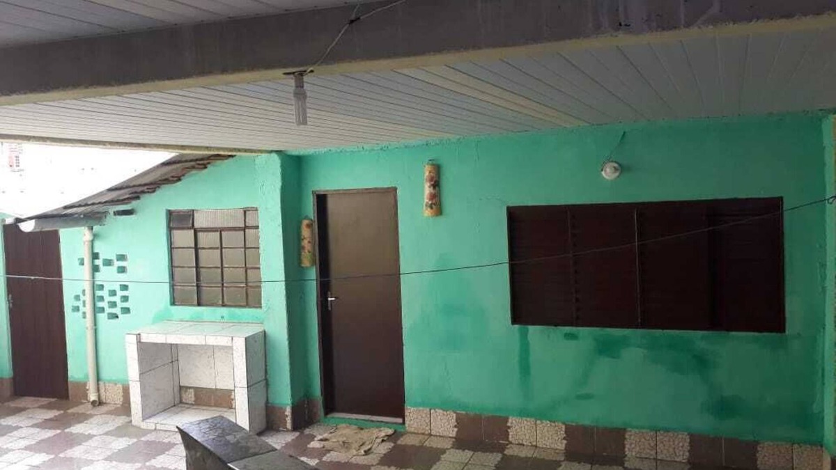 Guaratingueta House | Near market and bakery.