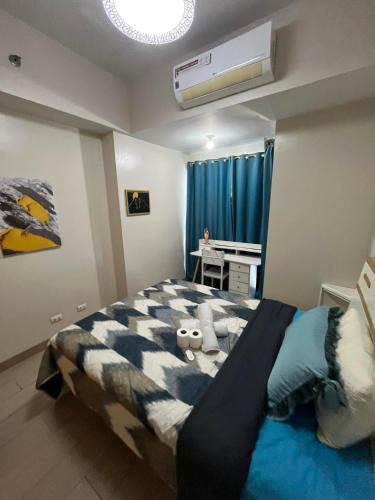 Tambo Apartment | Near NAIA&MOA with SEAview Fast WIFI&TV Okada Complex10F