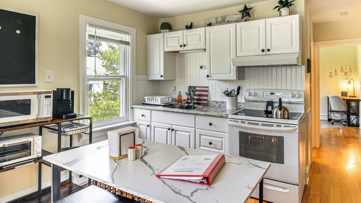 Telford Apartment | Near Nockamixon State Park: Telford Apt w/Porch!