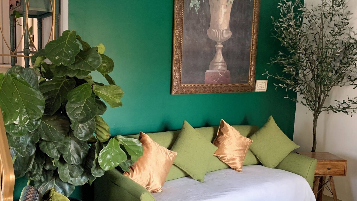 Wood Dale House | Near O’Hare, King Bed, Spacious, Great Backyard, WiFi, AC