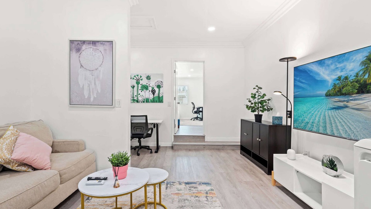 Westmont House | Near ONT Spacious & Bright Home Fully Equipped