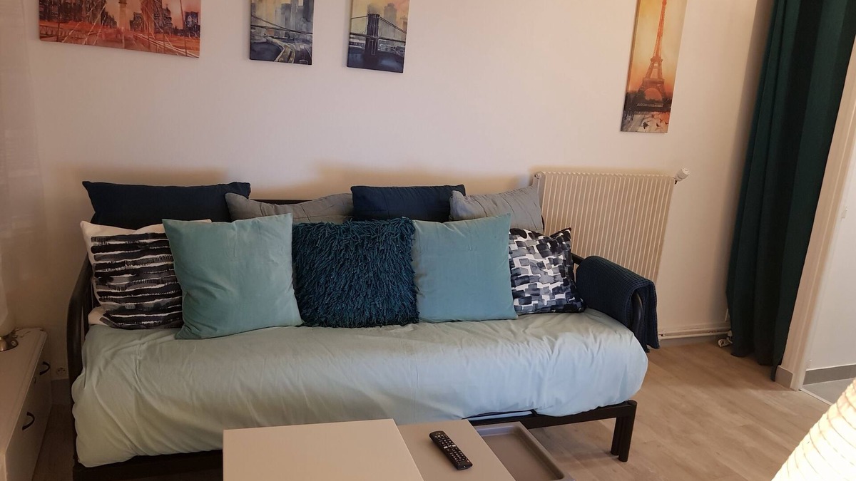 Quartier Atlantis Apartment | Near PARIS: Cozy Appartment at GARE Massy TGV & Massy Palaiseau & Direct Airport