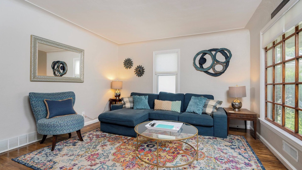 Toledo House | Near park/zoo/UTMC/DT Toledo, Quiet, Cozy, Working travelers/families/dogs okay!