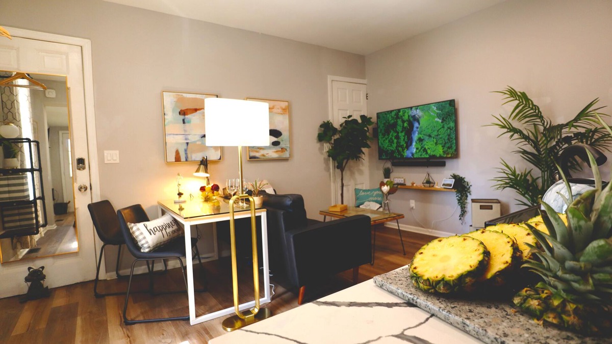 Woodbury Apartment | Near Philly&Airport, Parking, Garden, Superfast WIFI#1