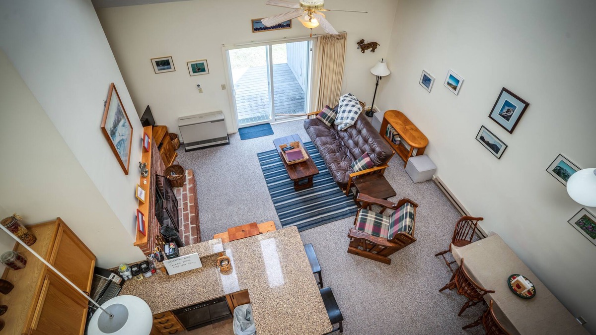 Plymouth House | Near PSU, Barn at the Pemi, Ice Castles & Skiing