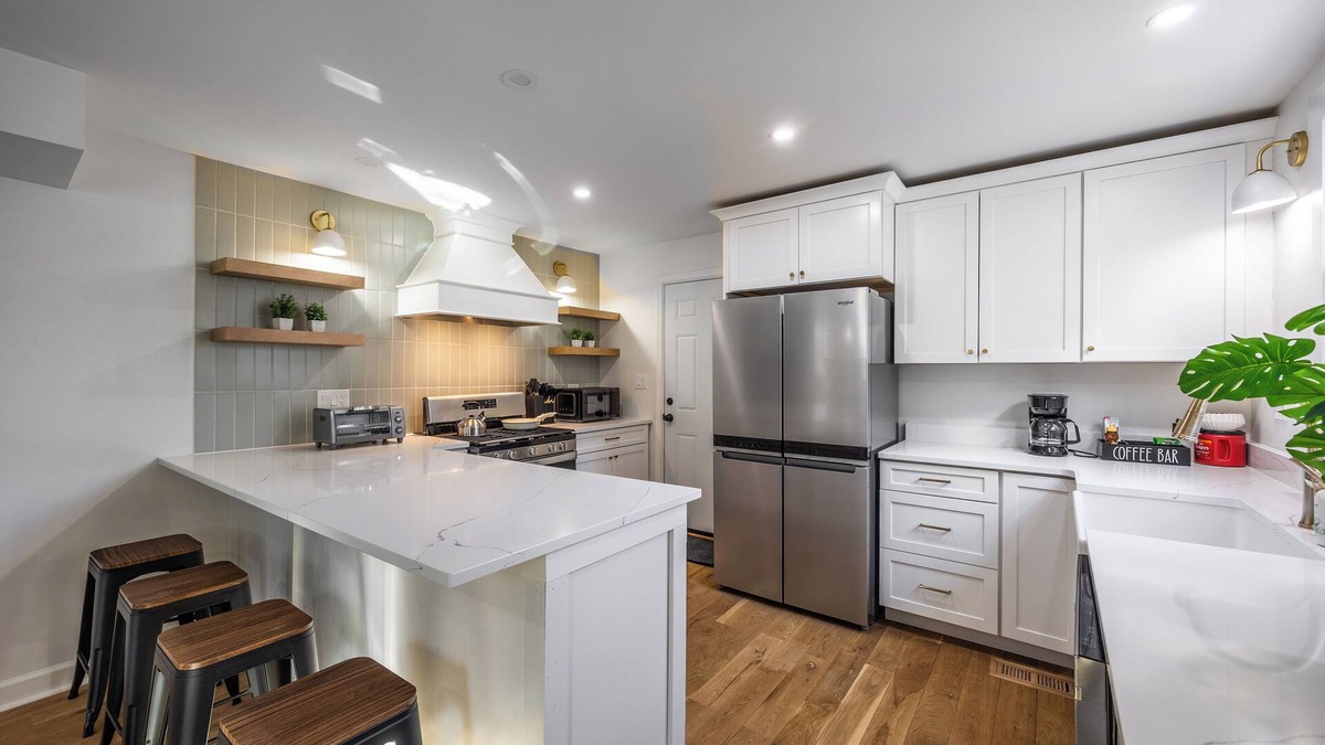 Highland Park House | Near Ravinia and Navy Base, charming 3-bedroom house in peaceful Highland Park