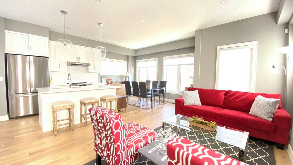 St. Catharines House | Near Ridley College
