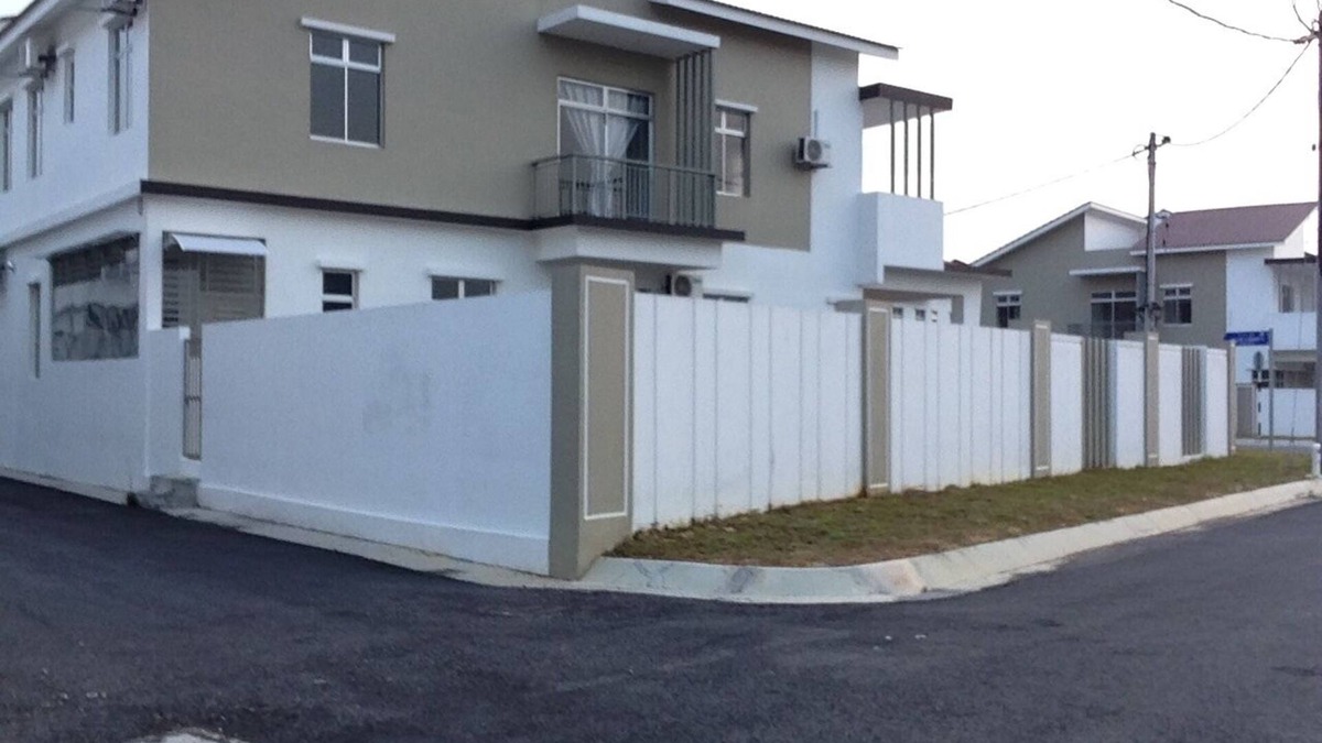 Senai House | Near Senai International Airport, Park and JB Sun and garden therapy