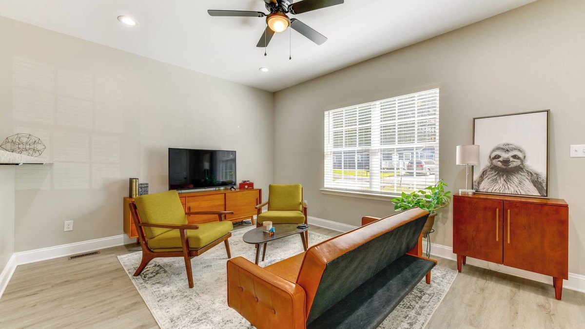 Dallas Apartment | Near Shopping & Dining: Pet-Friendly Dallas Apt!