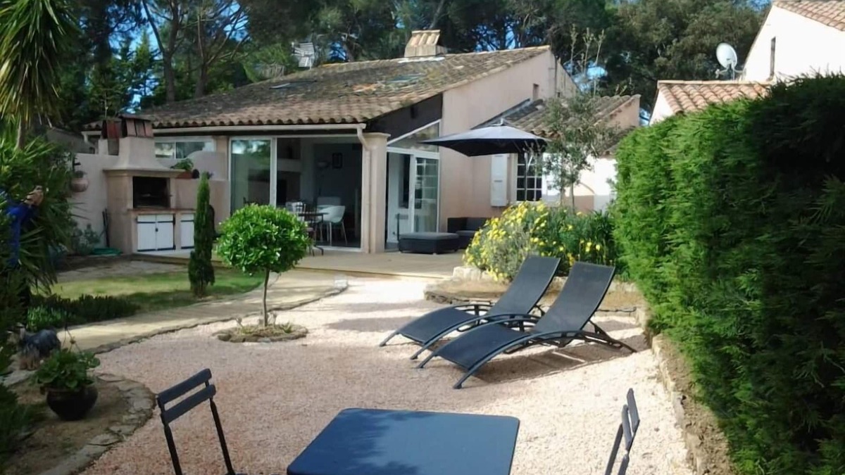 Gassin House | NEAR ST TROPEZ MAGNIFICENT MAS WITH GARDEN, AIR CONDITIONING
