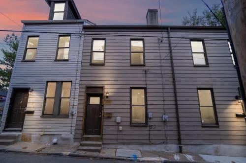 Mexican War Streets House | Near Stadium 2 Bdrm House w Fire Pit Free WiFi