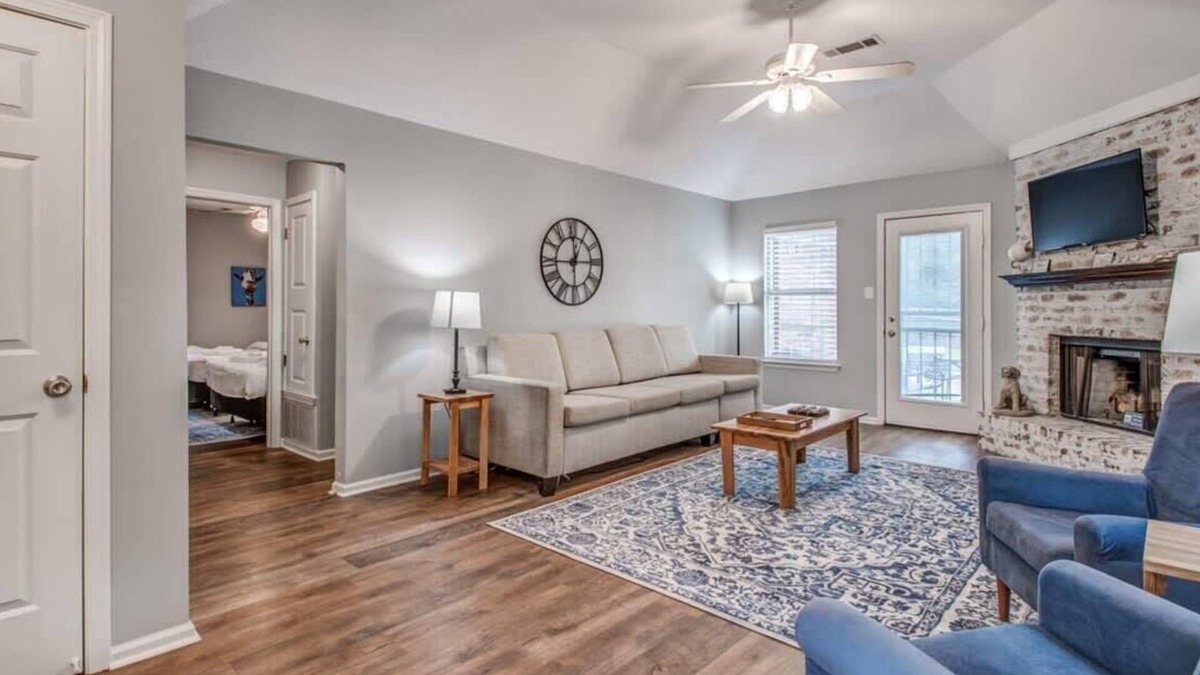 Ellendale House | Near State-Park & Downtown - Sunset Trace Bungalow