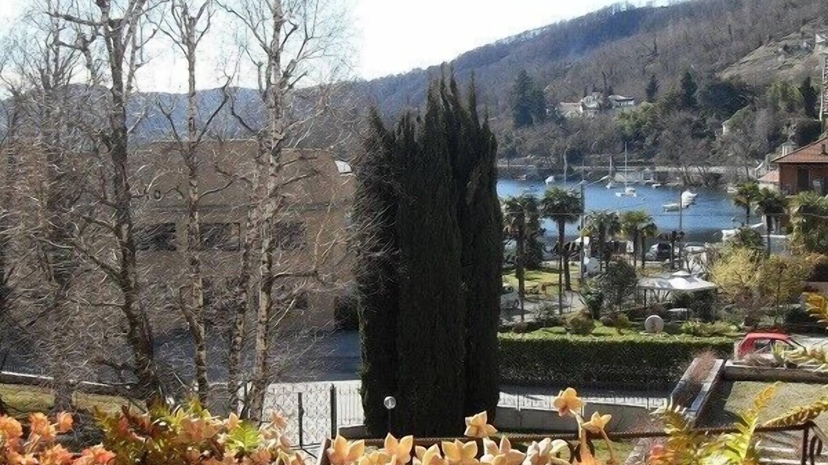 Solcio Apartment | Near Stresa, Lesa apartment with lake view terrace. Ideal for families. WI-FI