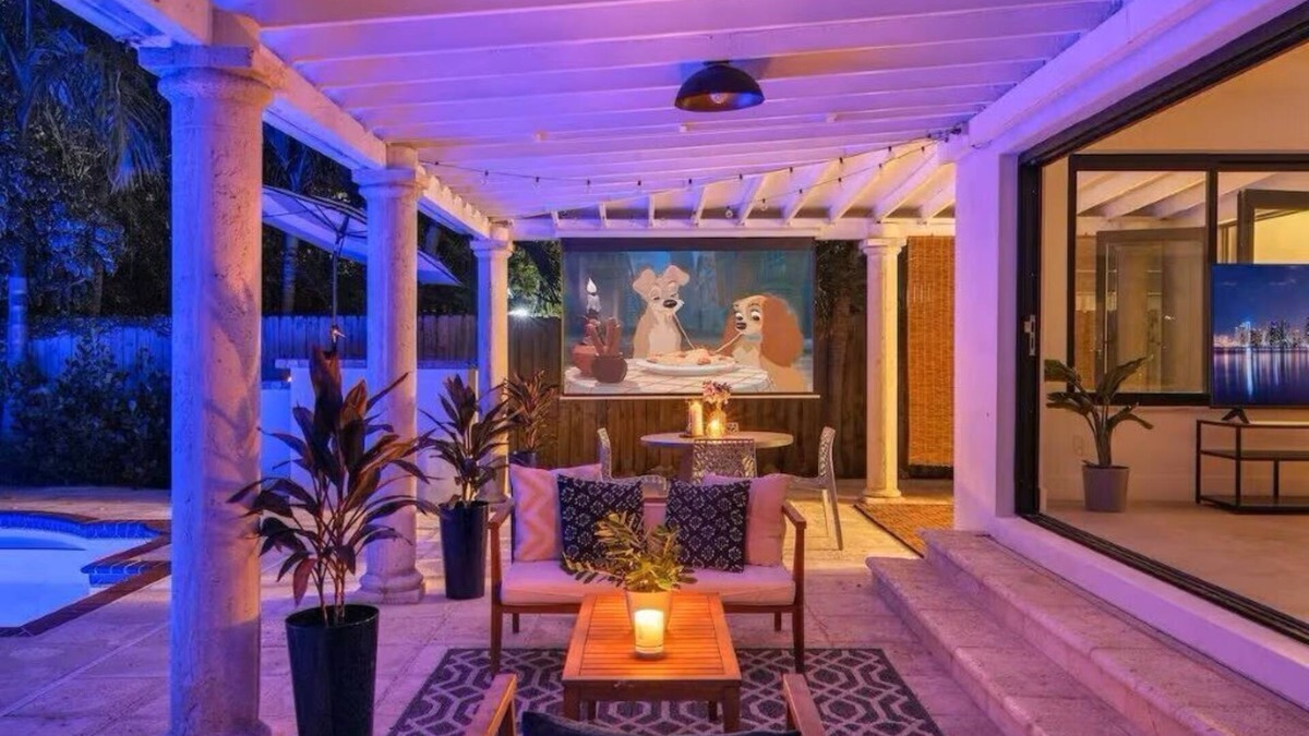 Las Vegas House | Near Strip, 14 Bedroom Sleeps 40, Huge Indoor/Outdoor Pools, Saunas,Jacuzzi/Spa