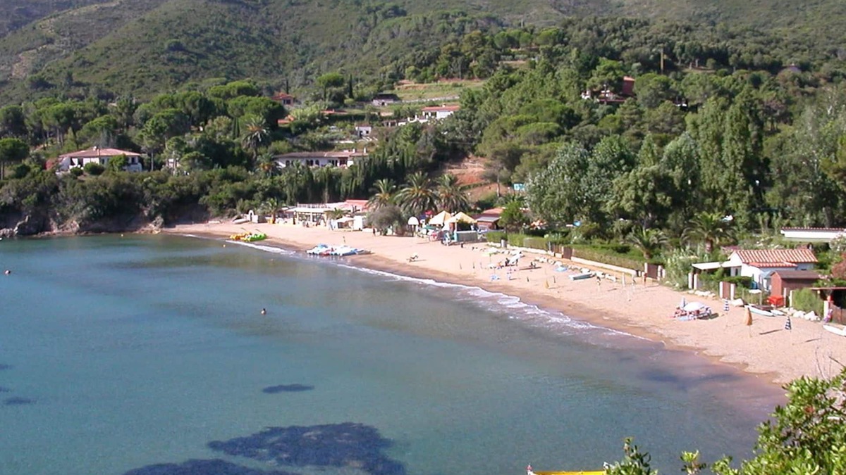 Naregno Apartment | Near the bellisima Straccoligno beach cared apartment.