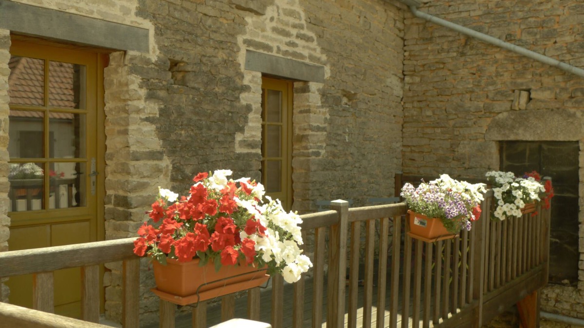 Bussy-le-Grand Apartment | Near the castle of the Count of Bussy Rabutin (historical monument) studio 4 p