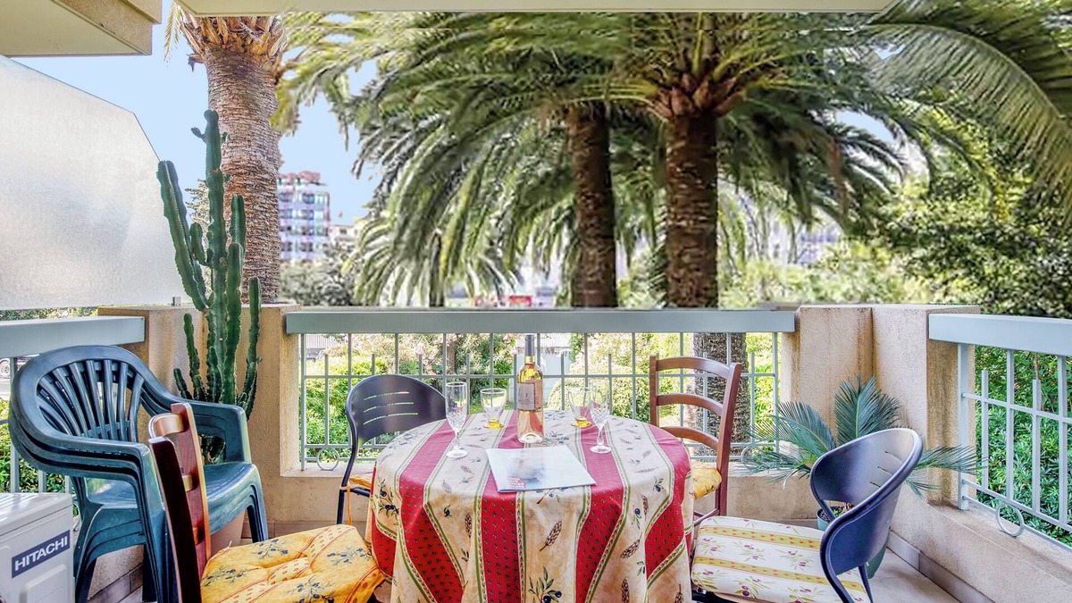 California - Pezou Apartment | Near the Croisette by foot very beautiful 2 rooms 3 stars
