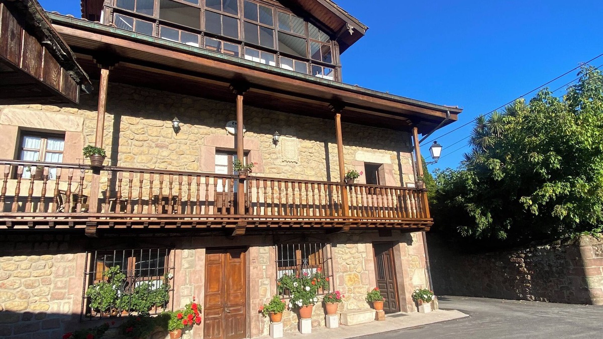 Celis Apartment | Near the Cueva del Soplao, San Sebastián de Garabandal, we are in the mountains.