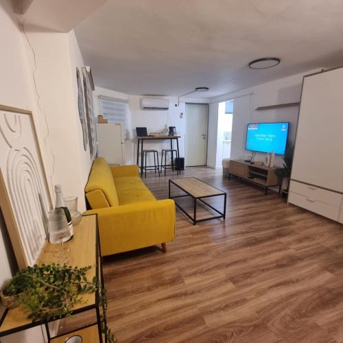 Netiv HaShayara Apartment | Near the orchard