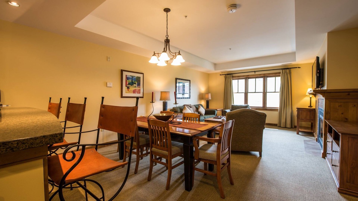 Crested Butte Cabin | Near the Slopes! Bright, Modern Condo | Fireplace