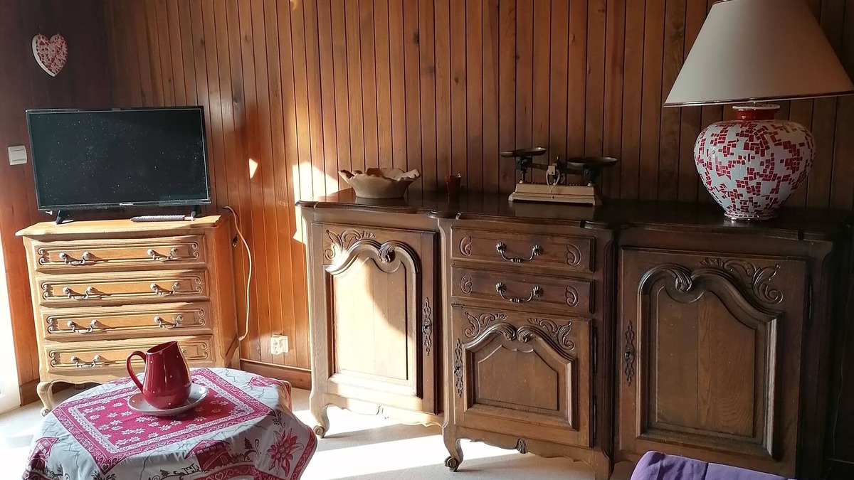 Gresy-sur-Aix Apartment | Near thermal baths and beach, 2-room apartment for rent in 2* chalet