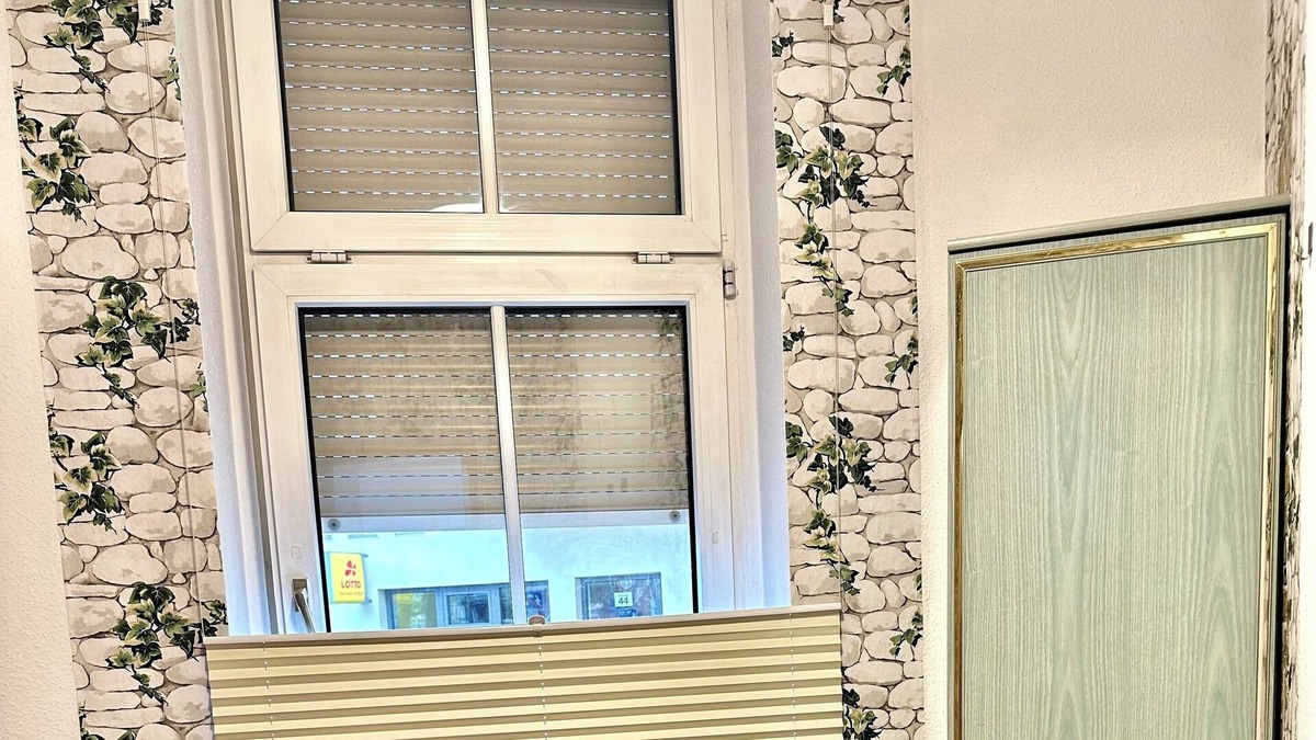 Weissenfels House | Near to train station with bus station in 2 minutes walking