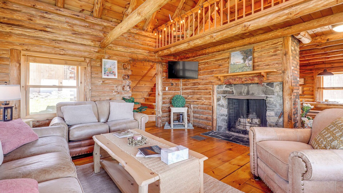 Walpole Cabin | Near Trails, Lakes & Slopes: Cabin in Walpole!