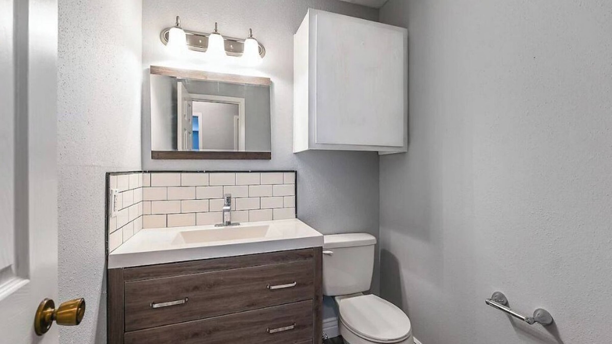 College Station Apartment | NEAR TX A&M, HWY 6 , NO CLEANING FEE ,ENTIRE Blace