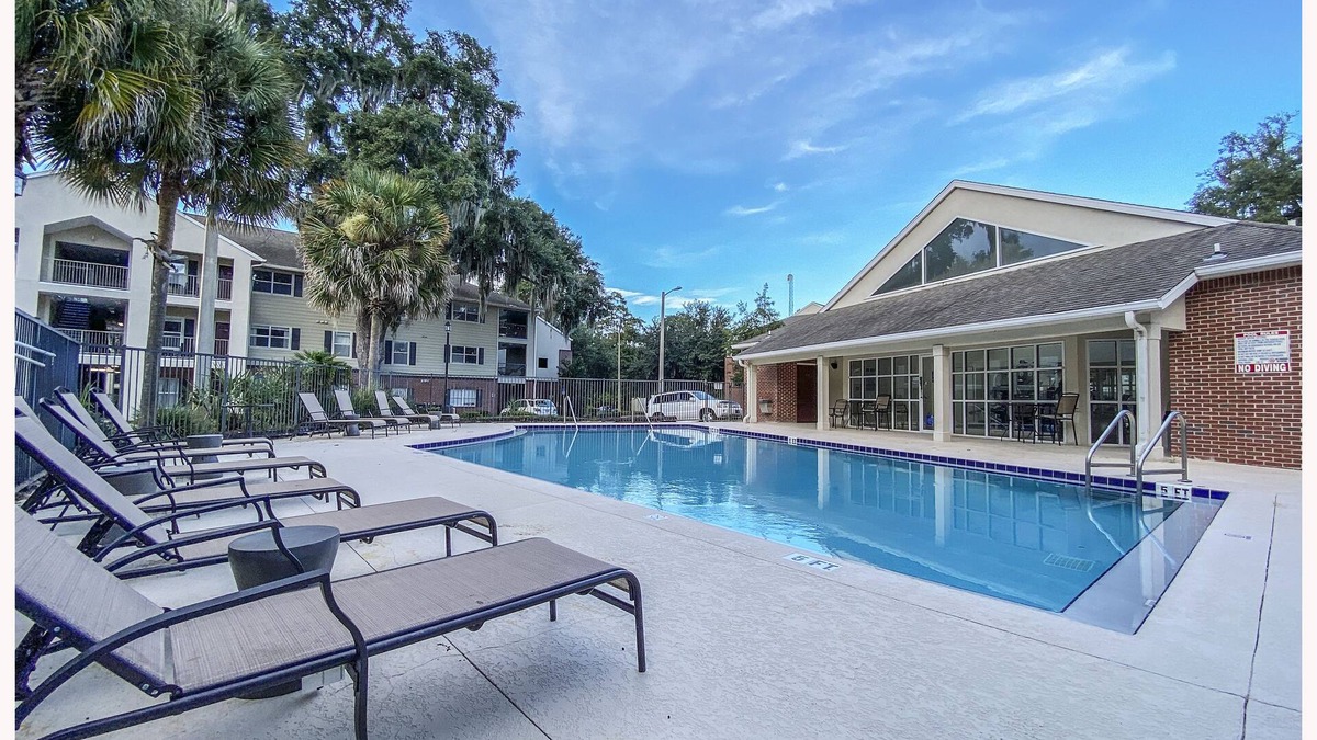 Gainesville Condo | Near UF and SHANDS Hospital cozy spot