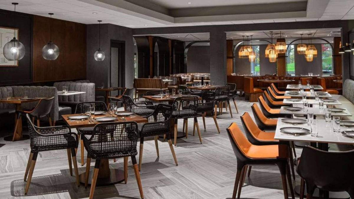 King of Prussia House | Near Valley Forge | Shuttle. Restaurant. Gym.