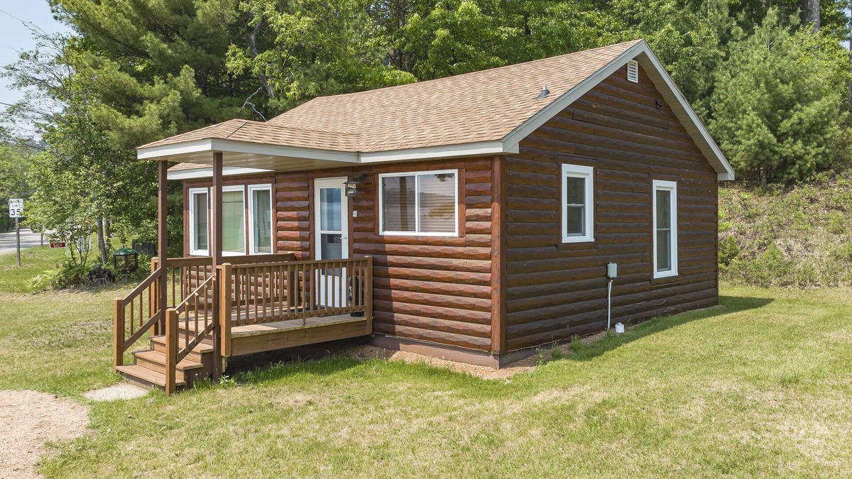 Three Lakes Cabin | Neat and Clean Cottage on Virgin Lake. Pier Included!