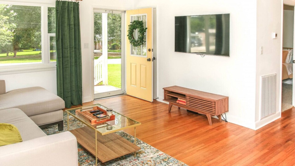 Sans Souci House | Neat & Sweet Home: Furman 5 mins
