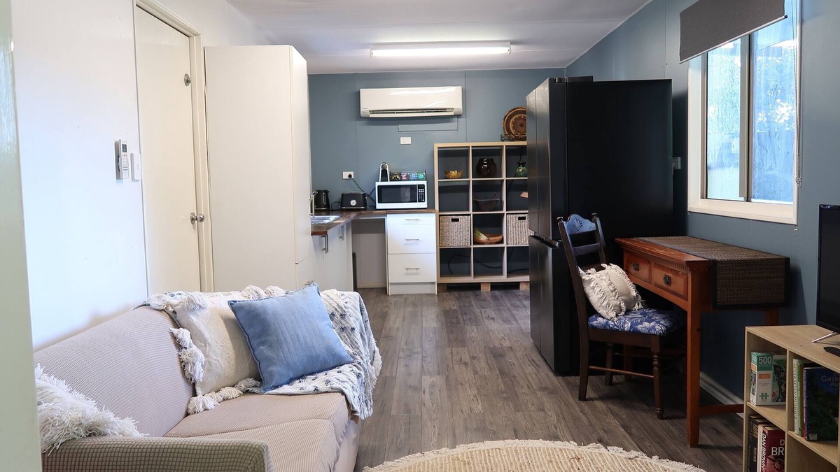 Humpty Doo Cottage | Neat, tidy, private one bedroom cottage retreat in Humpty Doo
