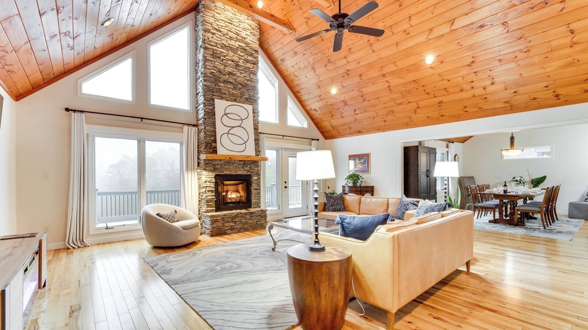 Vein Mountain House | Nebo Home w/Hot Tub: Wheelchair Accessible