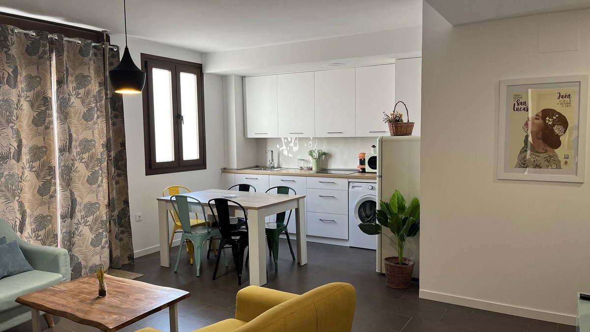 Jaen Condo | Neck 31.