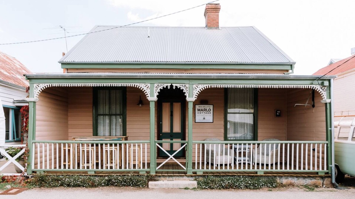 Beechworth House | Ned Kelly's Marlo Cottage - best location in town