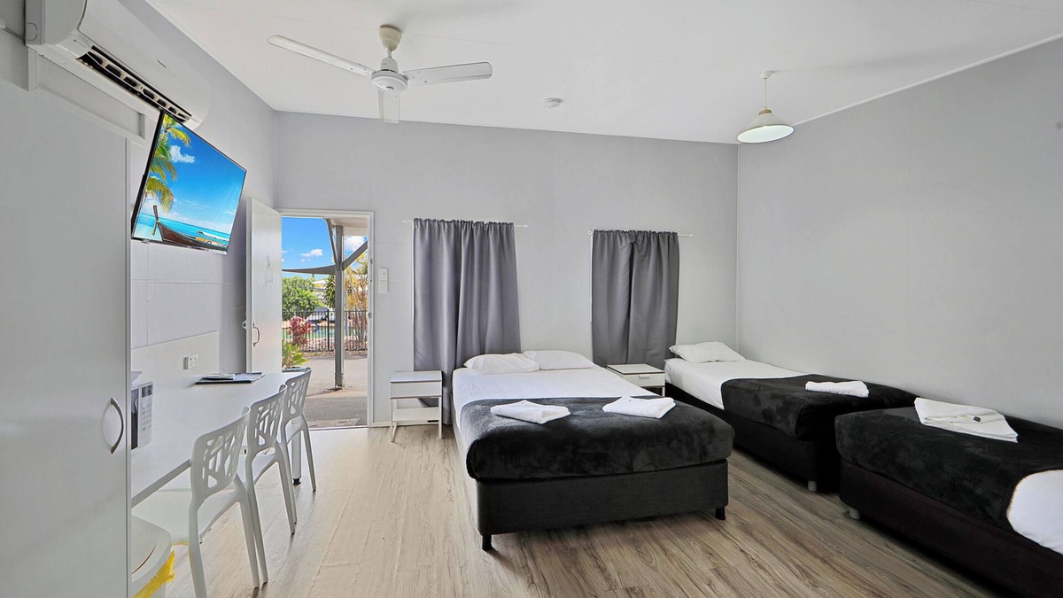 Tinana Hotel | Ned Kelly's Motel