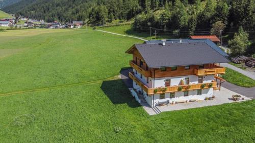 Schmirn Apartment | Nedererhof - Ferienwohnung Hoamat