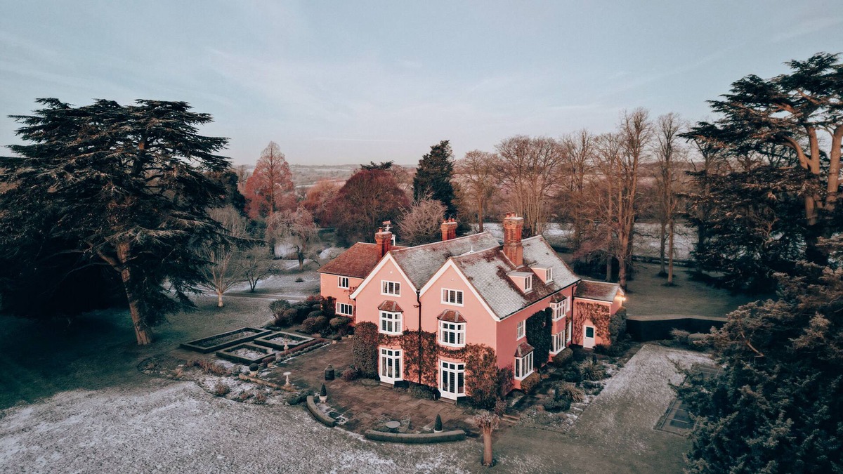 Ipswich House | Nedging Hall - The ultimate English escape for up to 28 guests.