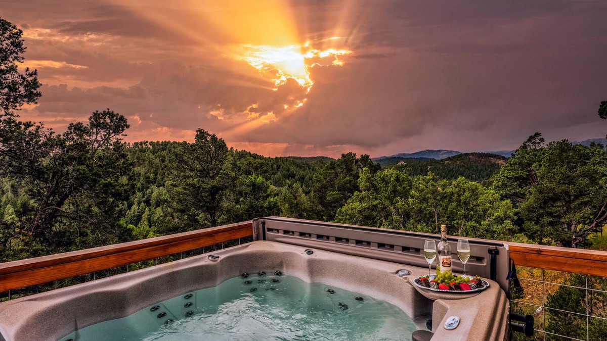 Alto Cabin | Neeley Mountain House | Amazing Views, Hot Tub!