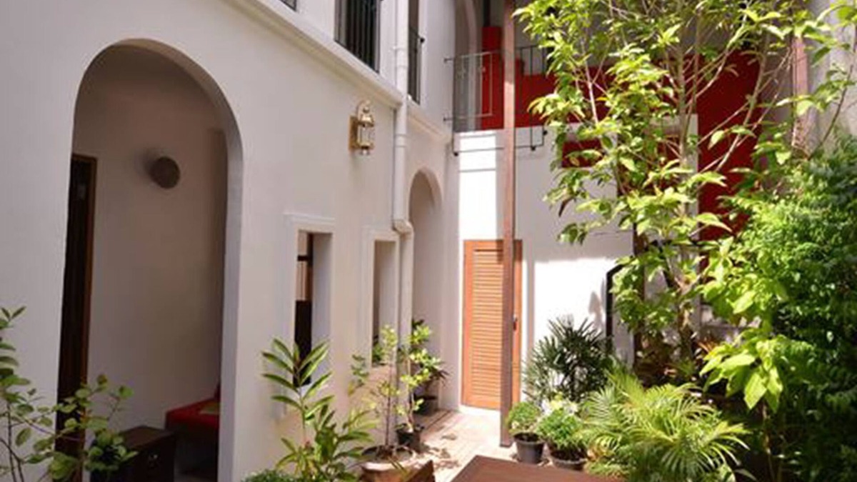 San Chao Pho Suea House | Neighbor Phuthon