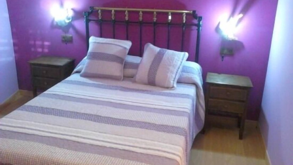 Navalperal de Tormes Cottage | Neighborhood I for 2 people