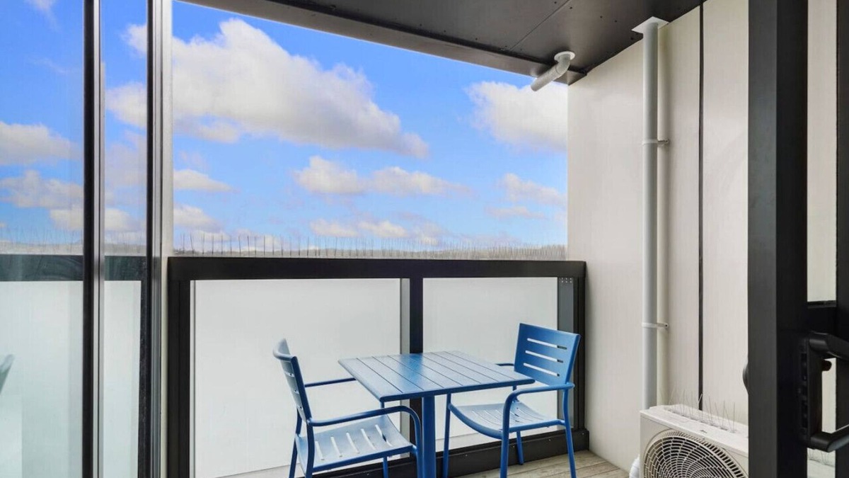 Manurewa Apartment | Neighborhood Hideaway with Air-con and Deck
