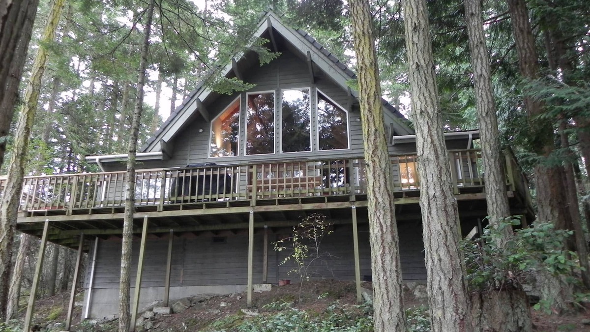 Roche Harbor House | Neil Bay Waterfront Family And Pet Friendly Property! PCUP00-13-0010