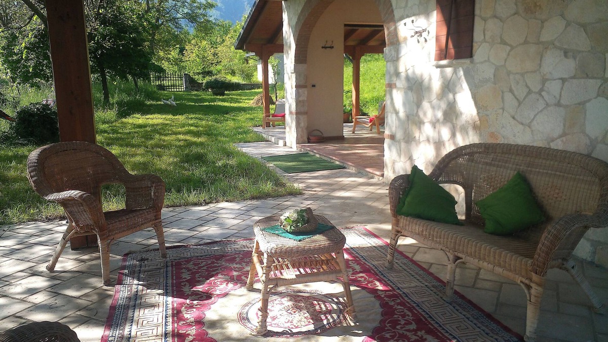 Isola del Gran Sasso dʼItalia Bed & Breakfast | Nel Cuore del Bosco, sul Fianco Della Montagna, Vive la Résistance