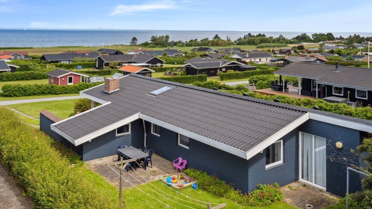 Skastrup Strand House | "Nelina" - 300m from the sea by Interhome