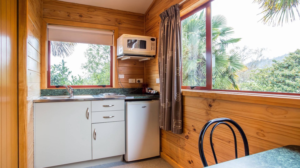 Nelson South Hotel | Nelson City TOP 10 Holiday Park