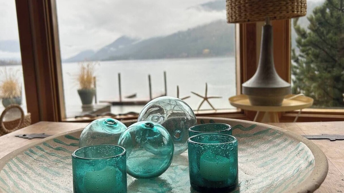 Nelson House | Nelson LakeHouse-Paradise on a Private Beach
