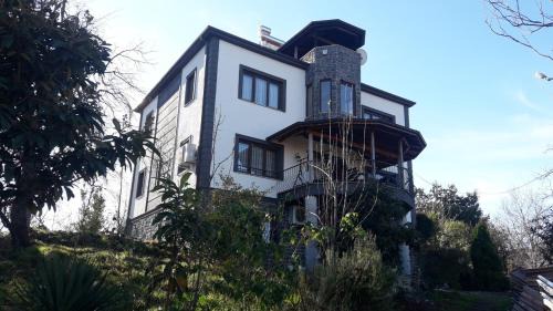 Yomra Ski Chalet | Nergis dağ evi