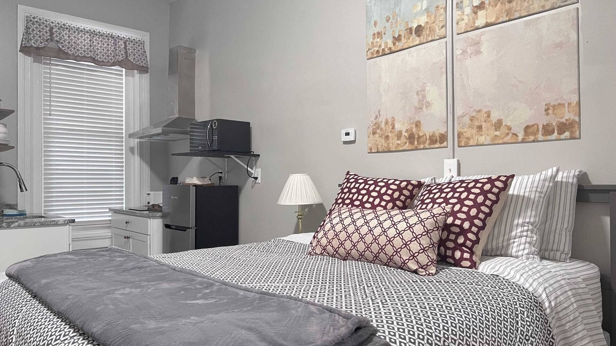Fan District Condo | Nest & Rest/Free Parking/Museum/City Access